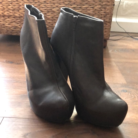 Shoes - Ankle boots